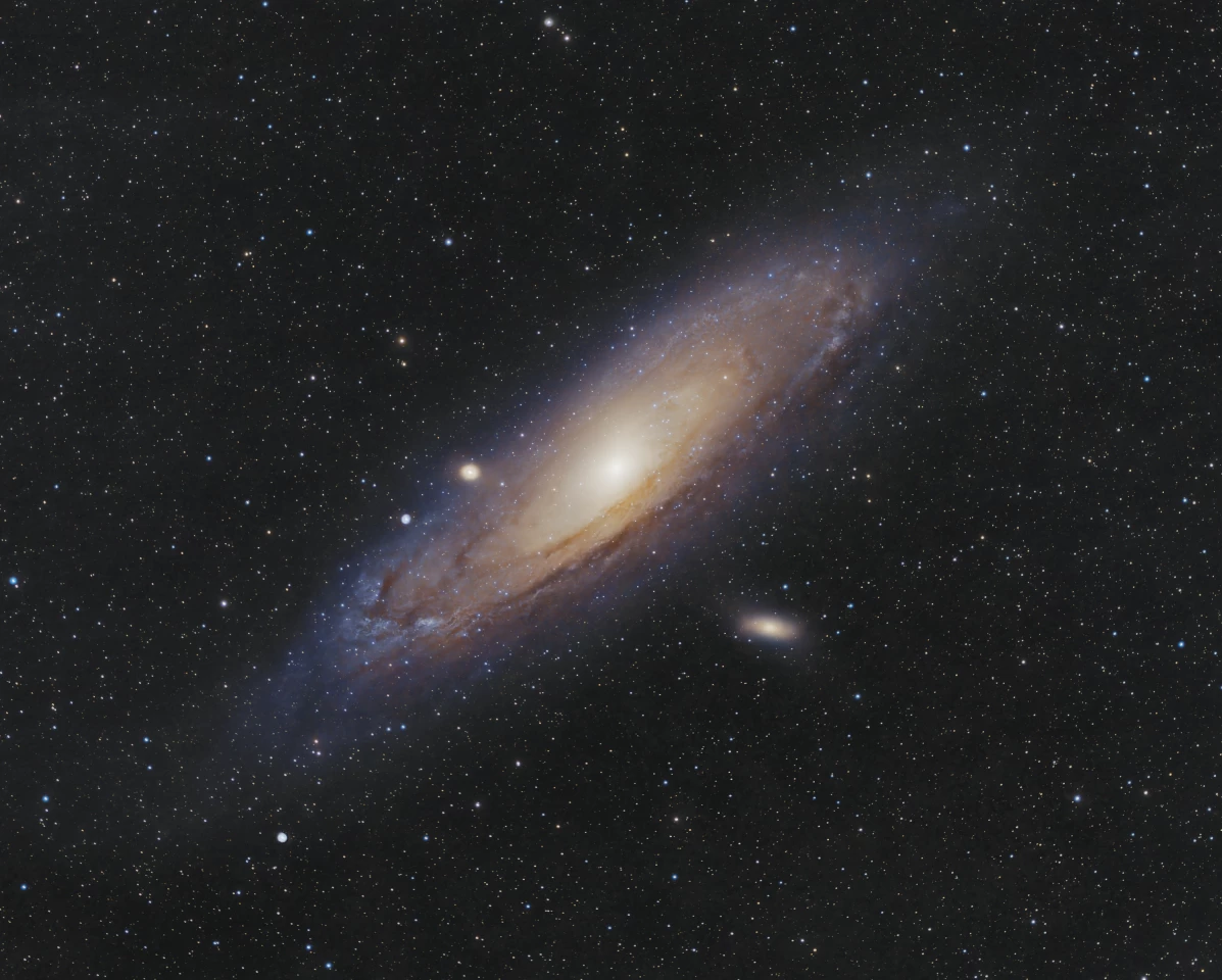 Dvouhodinový zachycení galaxie Andromeda inteligentním dalekohledem Vespera II