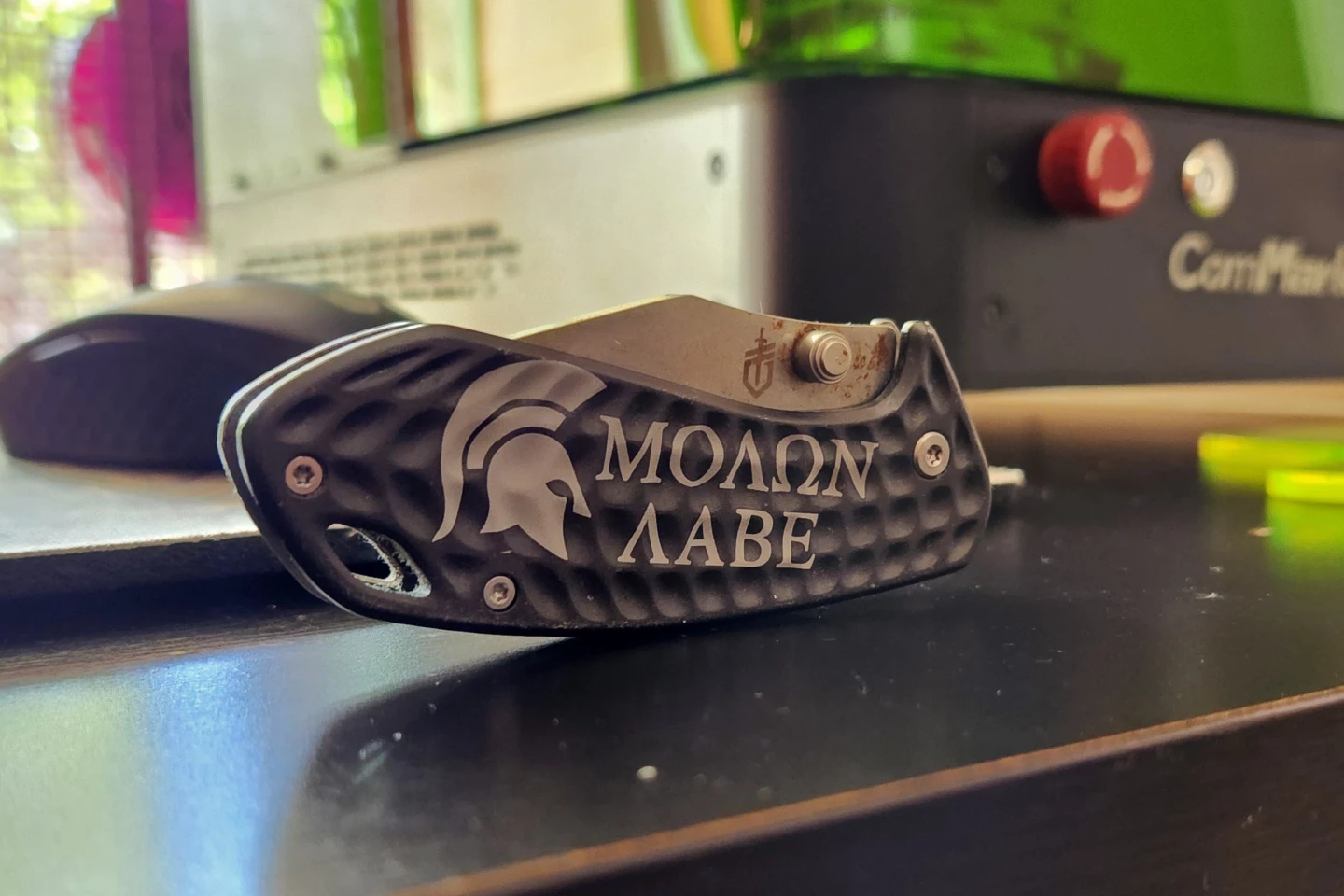 Trvalo asi 20 sekund, než jsem to hodil na stranu mého starého kapesního nože Gerber, který jsem měl navždy