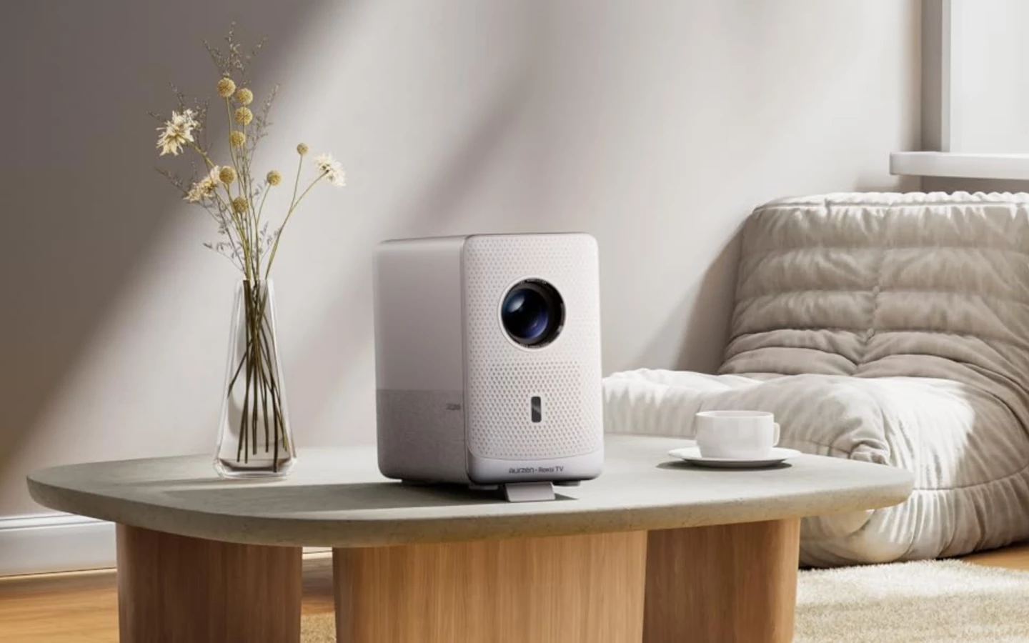 Utěsněný optický engine, obraz Full HD s podporou vstupu 4K, dva 5wattové reproduktory plus zvuk Bluetooth a další