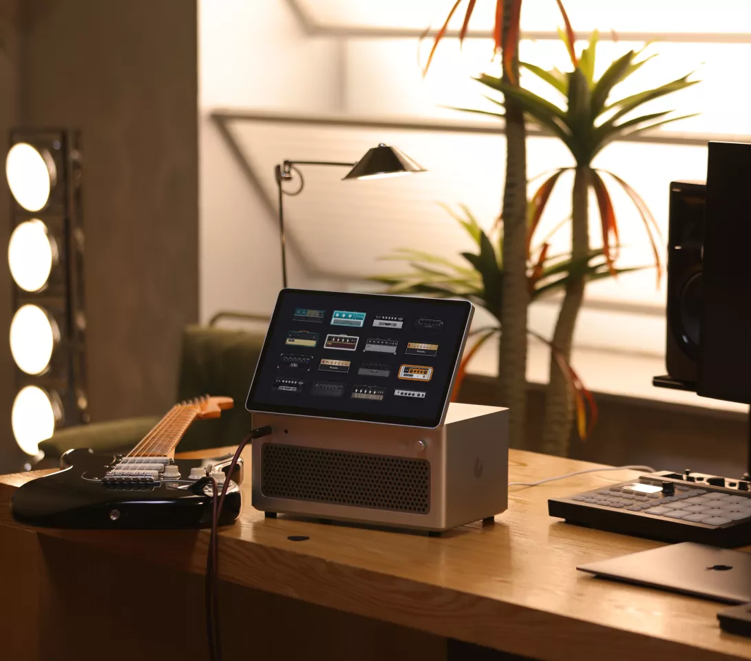 Lava Studio obsahuje modely zesilovačů s umělou inteligencí založené na oblíbených od Fender, Mesa, Orange, Marshall a Victory, plus spoustu efektů a vestavěný looper.